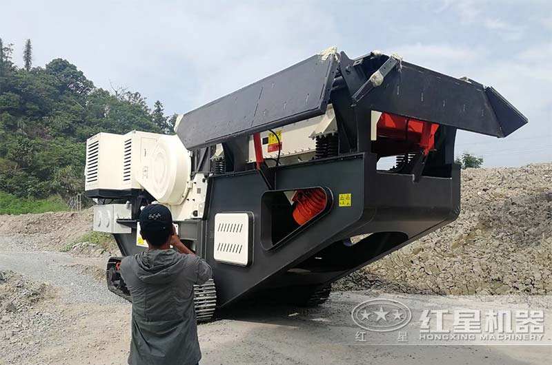 全自動履帶移動顎式破碎機(jī)設(shè)備 全自動履帶移動顎式破碎機(jī)設(shè)備