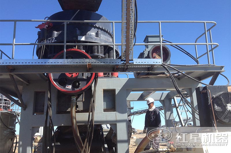 PSG1300復(fù)合型圓錐破碎機(jī)現(xiàn)場(chǎng) PSG1300復(fù)合型圓錐破碎機(jī)現(xiàn)場(chǎng)