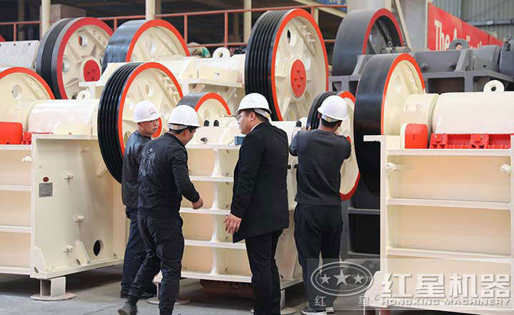 用戶來廠考察，多種設備型號讓用戶眼見為實